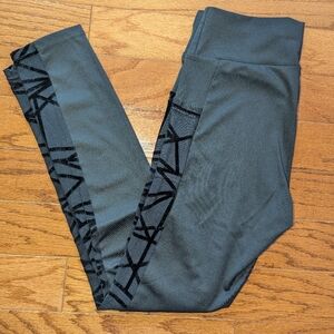 Women's Black Leggings With Geometric Pattern - Medium - Drifit With Mesh Sides